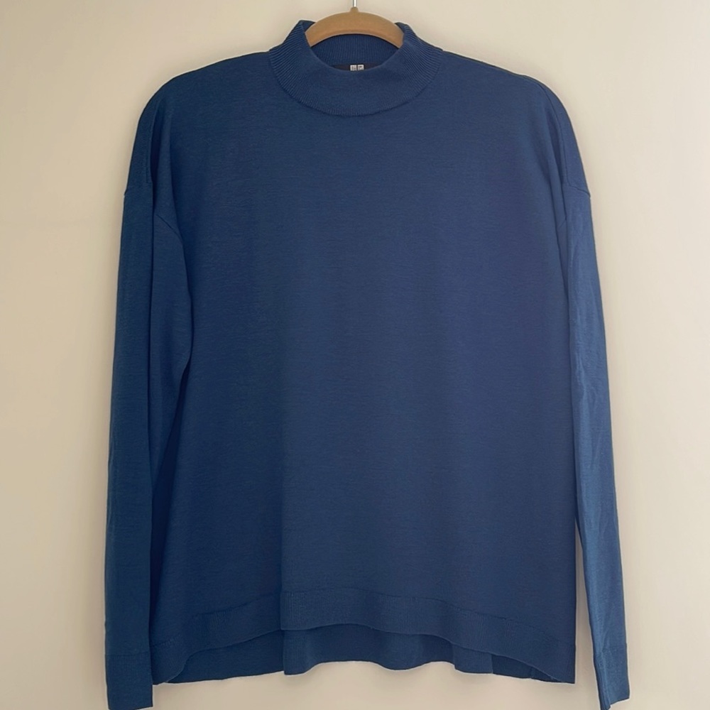 UNIQLO dark blue sweater